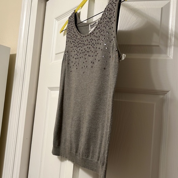 Joseph A Sleeveless heather gray sweater with sequins - Picture 9 of 9